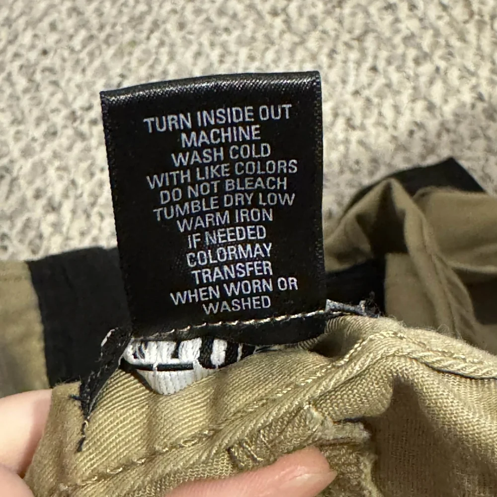 Hot Topic Khaki Chino Contrast Cargo Pocket Pants 100% Cotton Men's Size 36 EUC - Picture 5 of 5